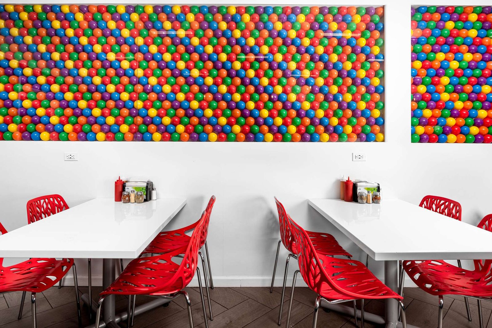 Restaurant interior architecture — Pizza Fun by HH Designers